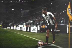 国王后卫训练中展示高强度突破能力令人惊叹，国王后卫训练中展示高强度突破能力令人惊叹的是