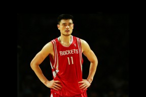 团队配合紧密，战术变化灵活，团队配合紧密,战术变化灵活怎么形容