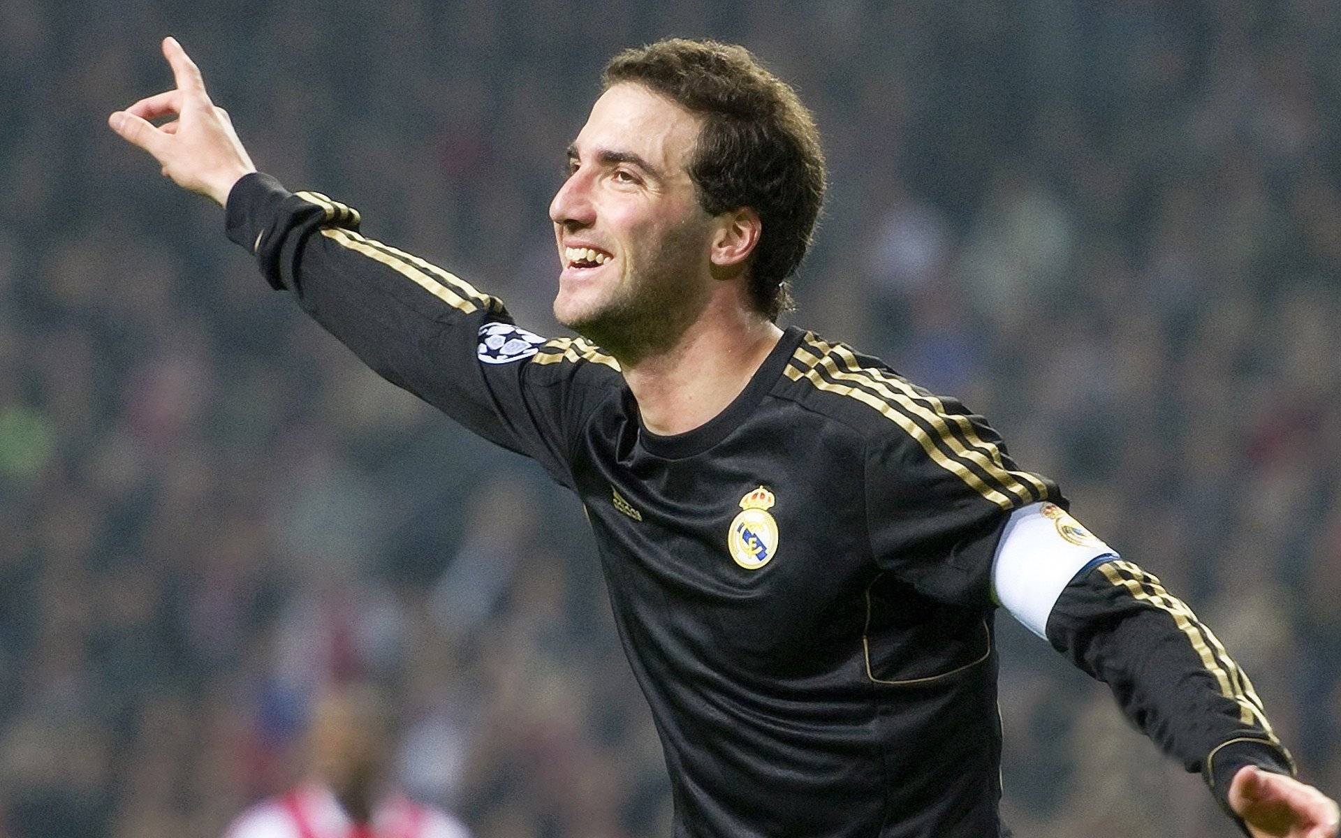 曼城边路快马送出两次助攻，曼城边锋